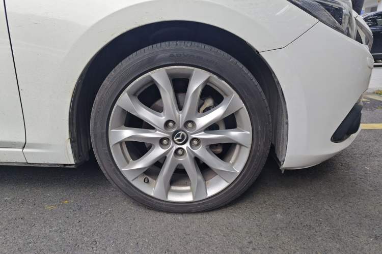 Used Mazda Mazda 3 Axela 2014 Hatchback 2.0L Automatic Flagship Model