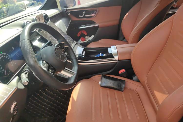 Used Mercedes-Benz GLC 2023 GLC 260 L 4MATIC Luxury Model 5 Seats Left Front Seat