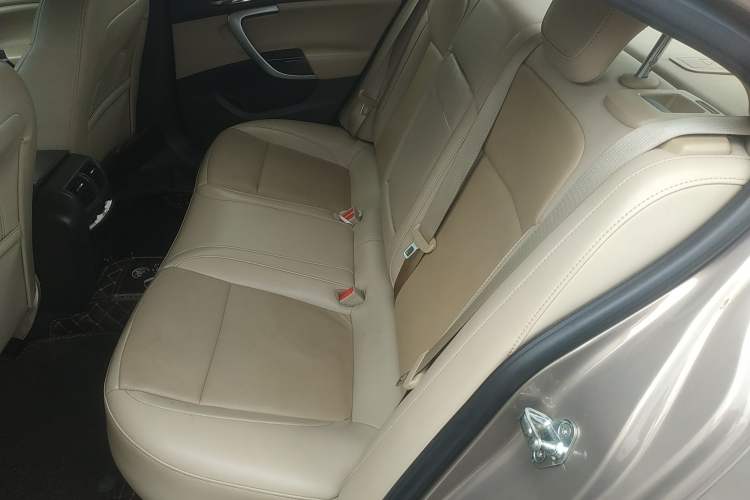 Used Buick Regal 2015 2.0L Leading Fashion Edition
