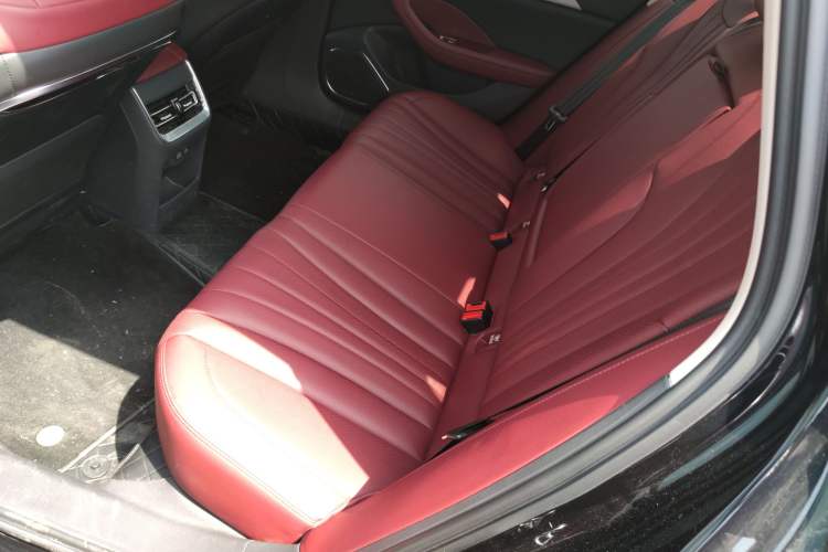 Used Hongqi H5 2025 1.5T DCT Qiyun 500 000th Unit Commemorative Edition Left Rear Seat