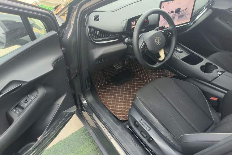 Used Volkswagen ID.UNYX 2024 Pro Long-Range Version