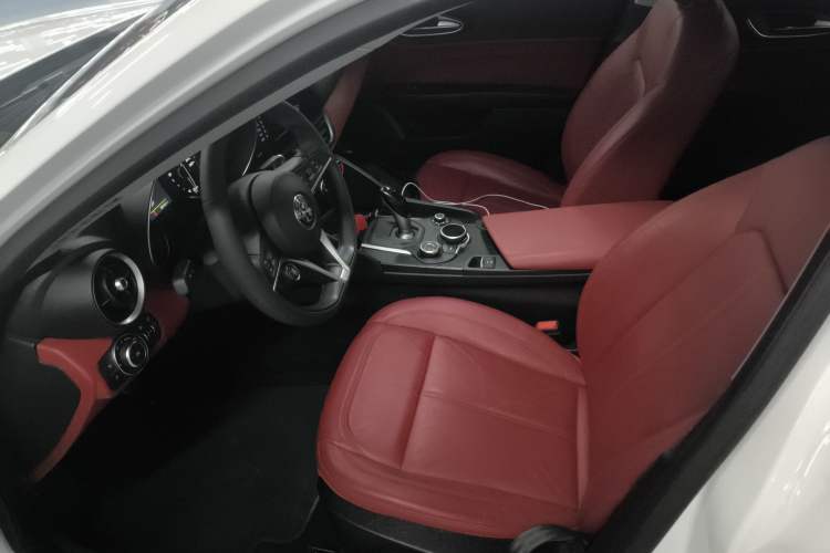 Used Alfa Romeo Giulia 2017 2.0T 200HP Luxury Edition