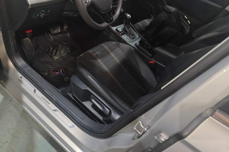 Used Volkswagen Lavida 2019 280TSI DSG Comfort Edition China VI standard Left Front Seat