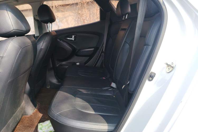 Used Hyundai ix35 2015 2.0L Automatic 2WD Smart Version China V Standard
