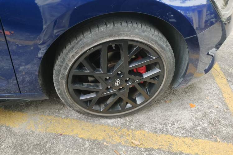 Used Hyundai Lafesta 2021 280TGDi Luxury Sport Enjoyment Edition Right Front Wheel Hub