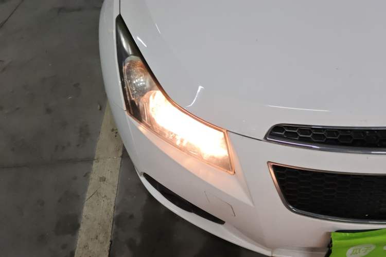 Used Chevrolet Cruze 2013 1.8L SE AT Right Front Headlight