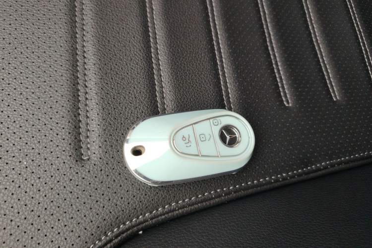 Used Mercedes-Benz C-Class 2022 Restyled C 260 L Sport Edition Vehicle Key