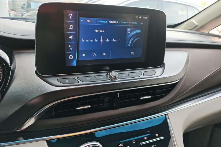 Used Buick GL8 2023 Land Executive Class Comfort Model
