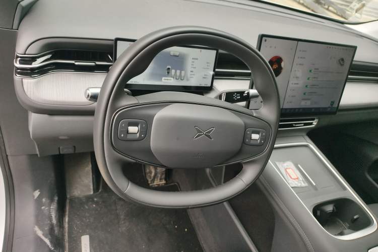 Used XPeng G6 2025 625 Long-Range Max Flagship Edition Steering Wheel