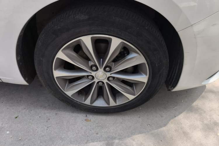 Used Chevrolet Monza 2020 320 Automatic Enjoyment Edition Right Front Wheel Hub