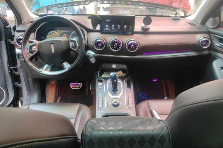 Used Wey VV6 2018 2.0T Two-Wheel-Drive Ultra-Luxury Version China V Standard
