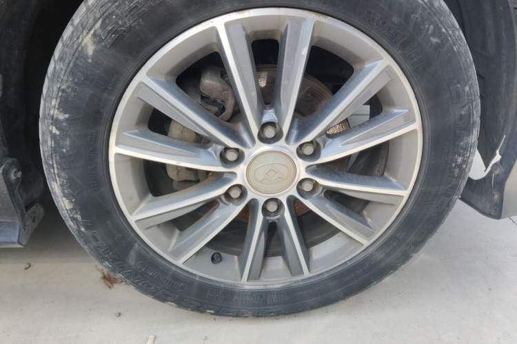 Used SAIC MAXUS G10 2018 PLUS 2.0T Automatic Luxury Executive Edition Right Front Wheel Hub
