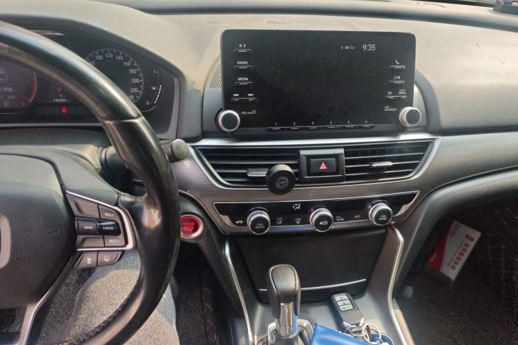 Used Honda Accord 2018 260TURBO Luxury Edition China V Emission Standard Audio And AC Panel