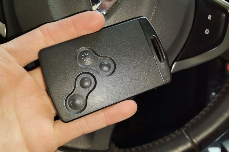 Used Renault Koleos 2012 2.5L Two-Wheel Drive Comfort Edition with Navigation