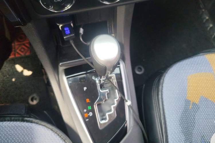 Used Toyota Corolla 2017 Revised Version 1.2T S-CVT GL Gear Lever