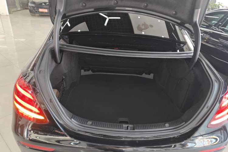 Used Mercedes-Benz E-Class 2020 Restyled E 300 L Sporty and Stylish Edition
