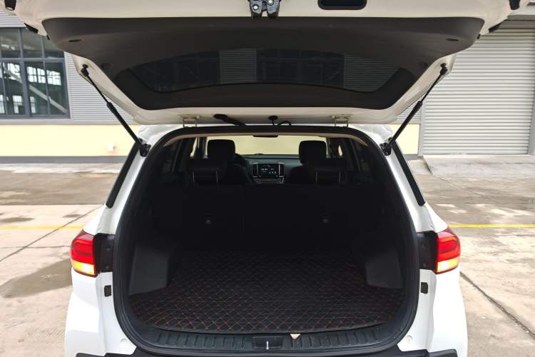 Used Hyundai ix35 2019 2.0L Automatic 2WD Zhiyong·Changxiang Edition China VI Standard Trunk