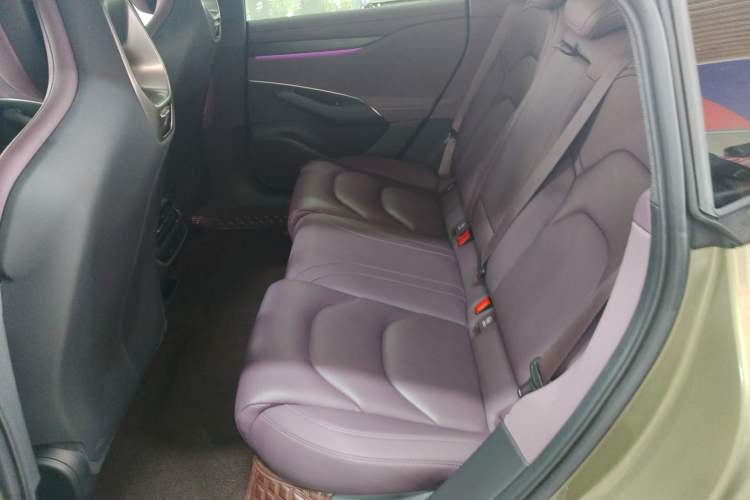 Used Xiaomi Auto SU7 2024 Rear-Drive Ultra-Long Range Advanced Pro-Level Intelligent Driving Version Left Rear Seat