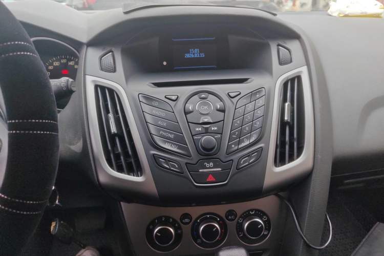 Used Ford Focus 2012 Hatchback 1.6L Automatic Comfort Model Audio And AC Panel