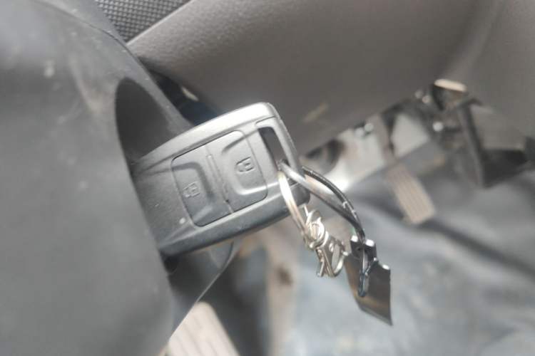 Used Wuling Electric Truck 2022 Affordable Model Anchi with 35.904 kWh