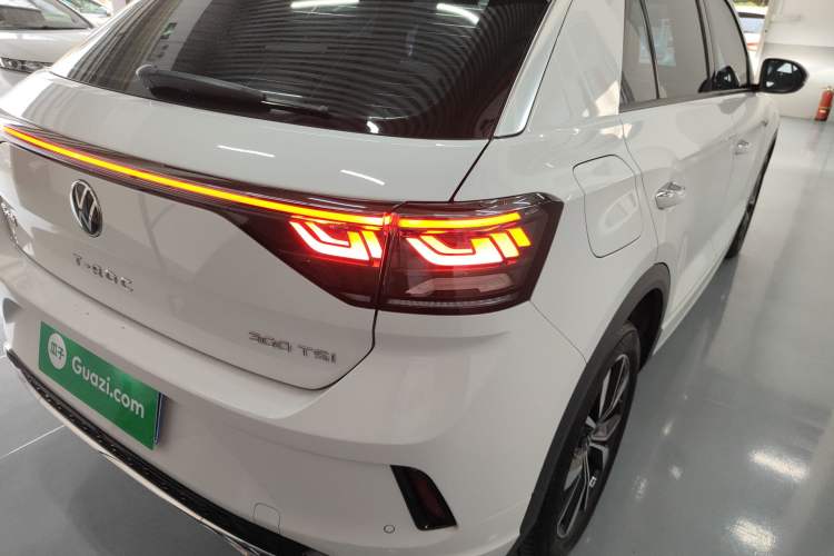 Used Volkswagen T-ROC 2023 300TSI DSG Two-Wheel-Drive Chen Guang Edition Exterior 3