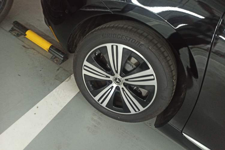 Used Mercedes-Benz EQE 2025 500 4MATIC Luxury Edition
