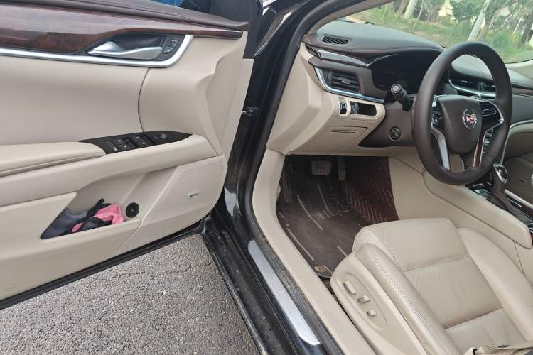 Used Cadillac XTS 2015 28T Elite Model Driver Seat