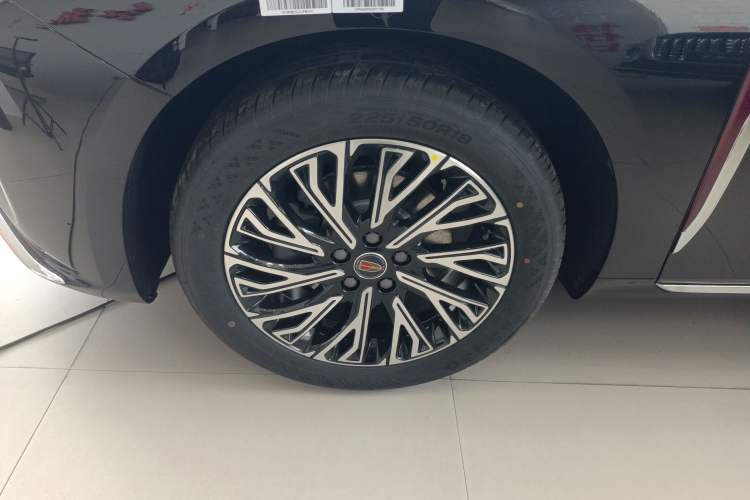 Used Hongqi H5 2025 2.0T Automatic Flag Edition – 500 000 Units Commemorative Version