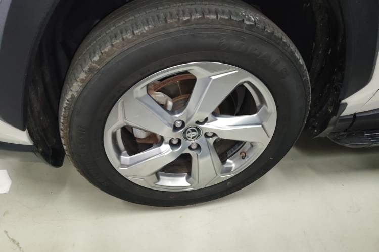 Used Toyota RAV4 2020 2.0L CVT Two-Wheel Drive Fashion Edition Exterior 4