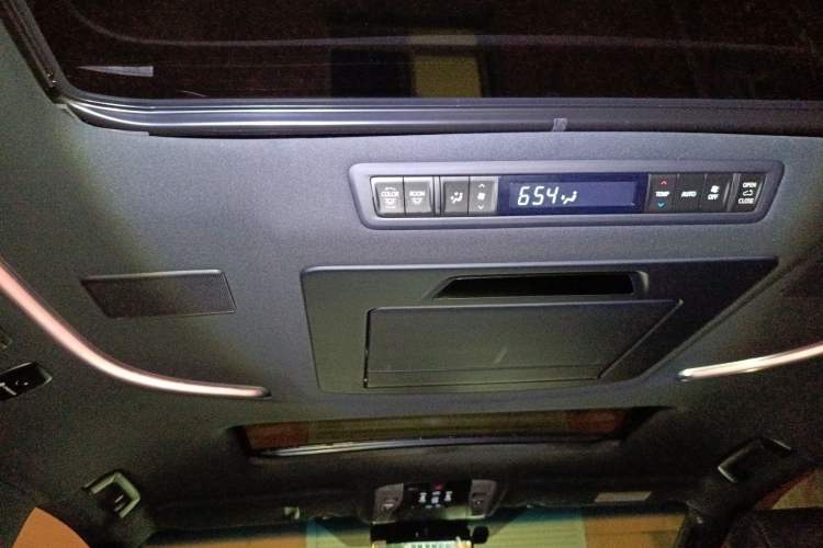 Used Lexus LM 2020 300h Seven-Seat Elegant Edition
