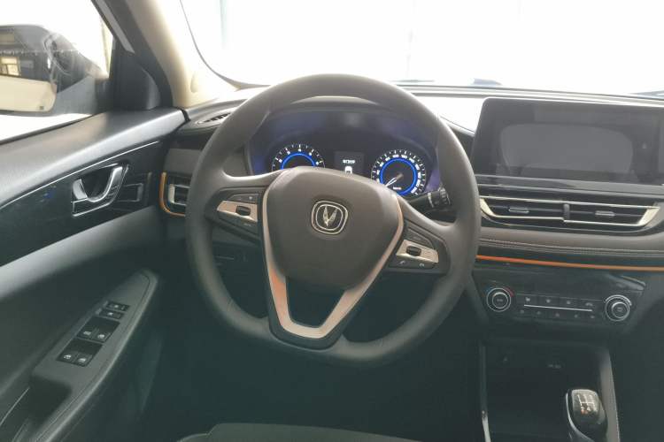 Used CHANGAN Eado DT 2019 1.6L Manual Comfort Model China VI Standard Steering Wheel