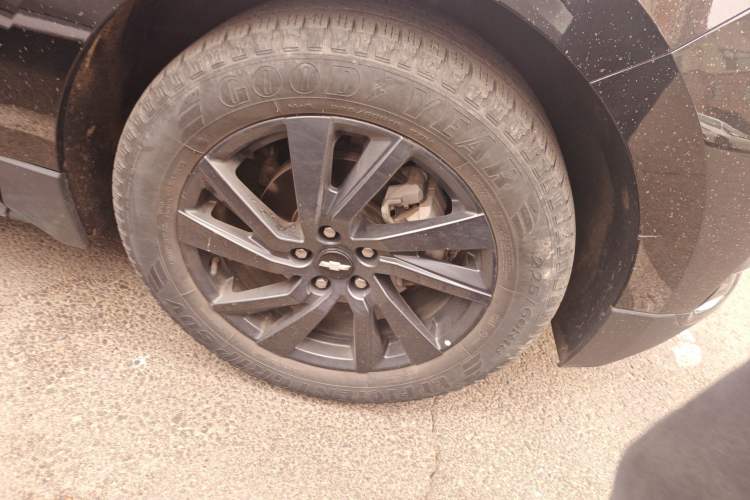 Used Chevrolet Equinox 2022 Mild Hybrid 550T RS Smart Boundary-Setting Edition Right Front Wheel Hub