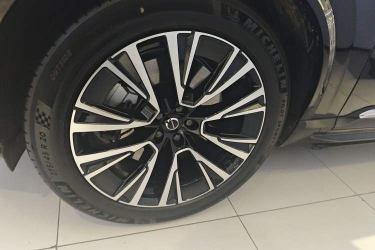 Used Volvo XC90 New Energy 2024 T8 Luxury Flagship 7-Seater