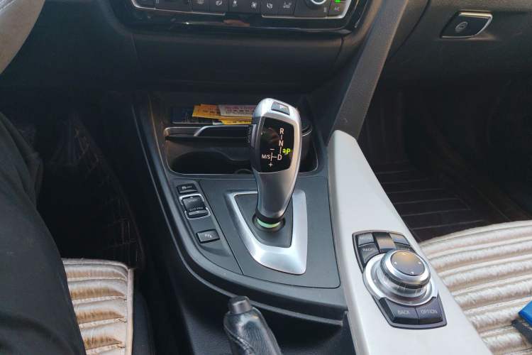 Used BMW 3 Series 2016 320i Fashion Model
