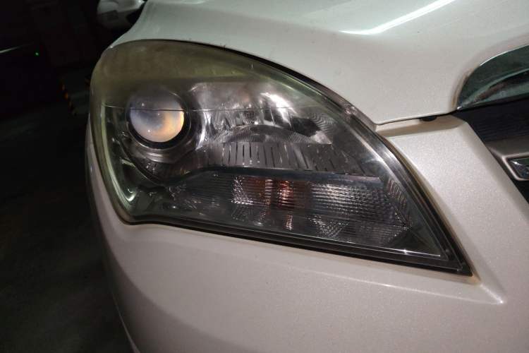 Used CHANGAN CS35 2015 1.6L Manual Luxury Model China IV Standard
