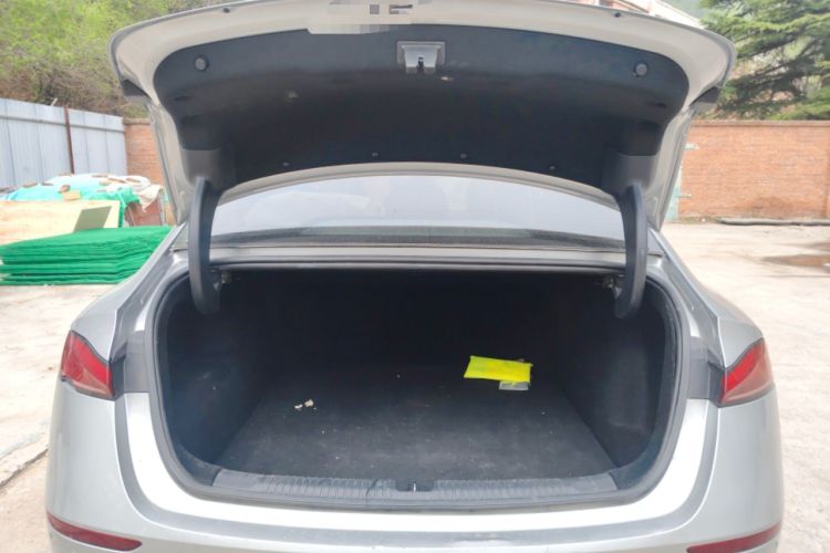 Used Roewe D7 2023 DMH 125km Superior Edition