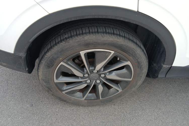 Used Geely Auto Coolray New Energy 2022 1.5T ePro 85KM Starry Edition Right Rear Wheel Hub