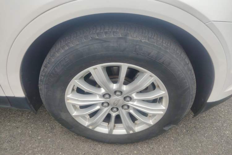 Used Cadillac XT5 2018 28E Four-Wheel Drive Tech Version