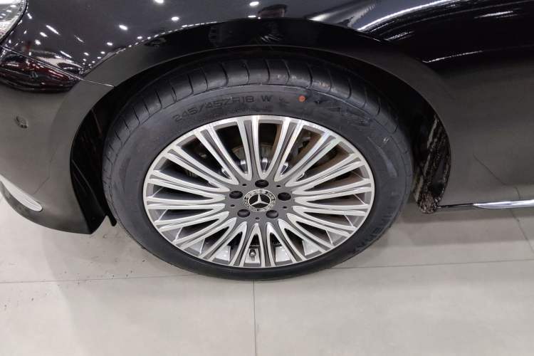 Used Mercedes-Benz E-Class 2022 Second Facelift E 300 L Luxury Edition
