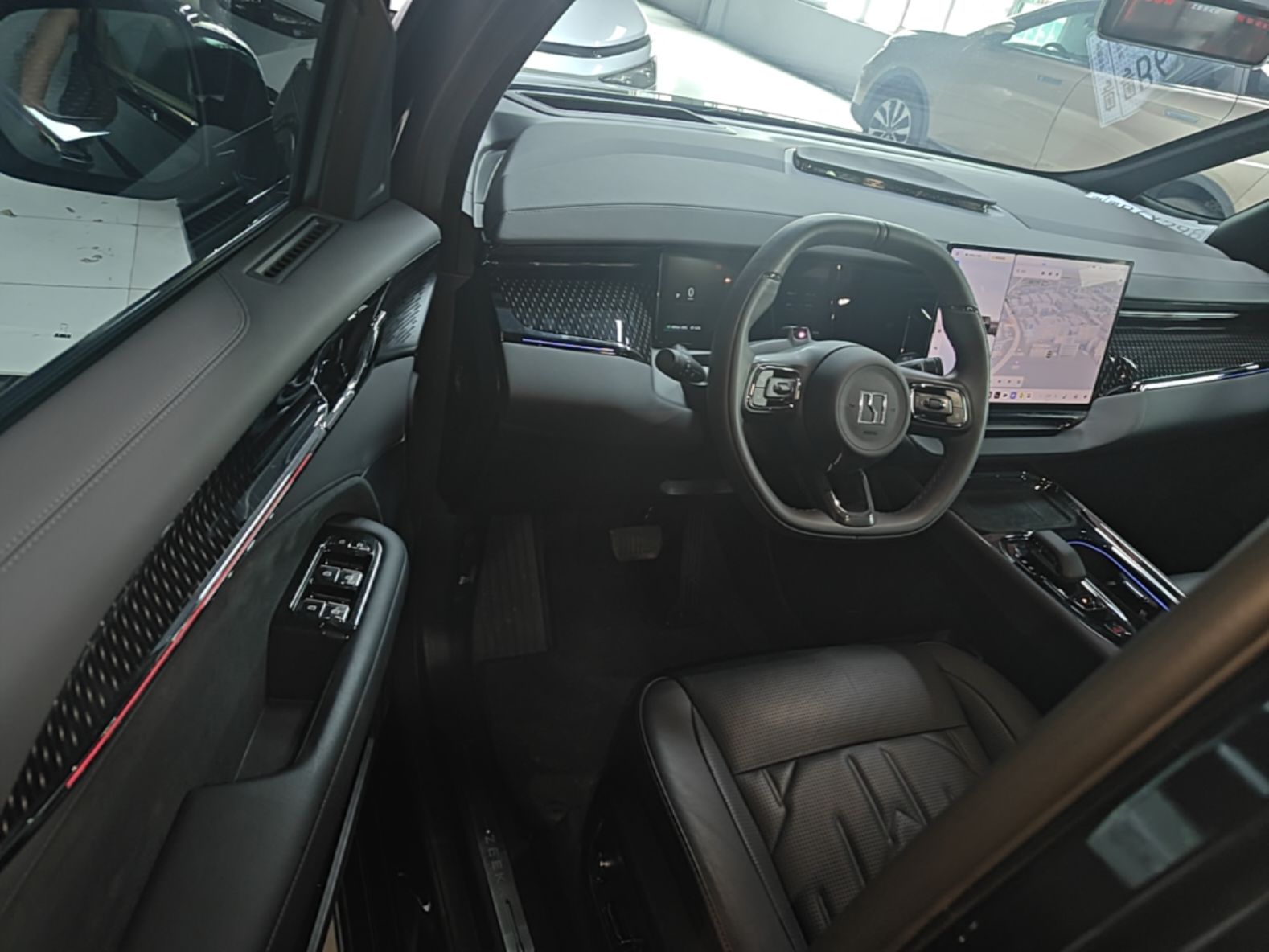 Zeekr 009 2024 7-Seater Aisle Version 108 kWh — снимка 18