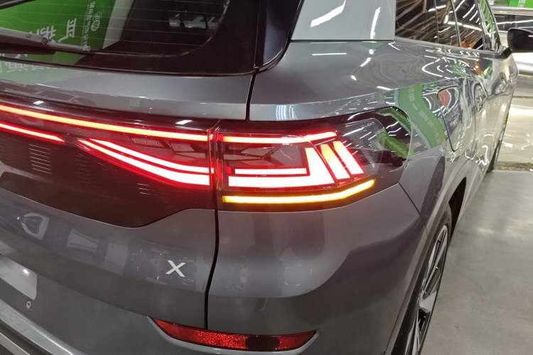 Used Volkswagen ID.6 X 2022 Pure Long-Range Edition