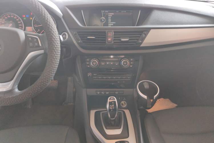 Used BMW X1 2014 sDrive18i Leading Model
