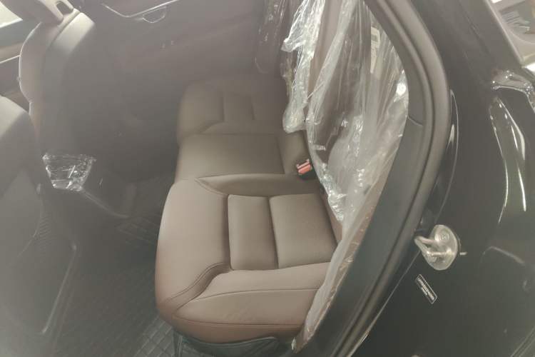 Used Volvo S90 New Energy 2025 Plug-in Hybrid Four-Wheel Drive Long-Range Zhiyi Luxury Edition
