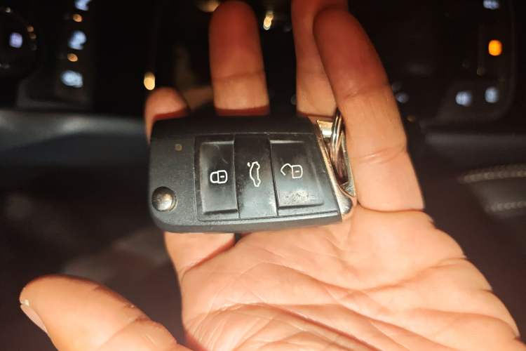 Used Skoda Kodiaq 2019 Facelifted TSI330 7-Seater Two-Wheel-Drive Luxury Enjoyment Edition China VI Standard Vehicle Key