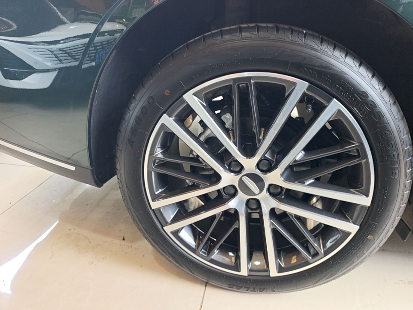 Geely Auto Emgrand 2026 Model 5th Generation 1.5T DCT Flagship Edition — снимка 11