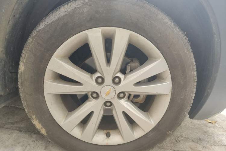 Used Chevrolet Captiva 2015 2.4L 4x4 Flagship Edition 7-Seater Right Front Wheel Hub