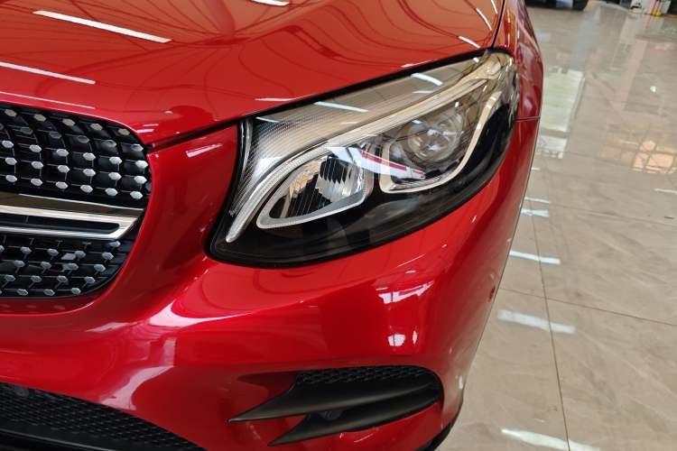 Used Mercedes-Benz GLC Coupe 2019 GLC 260 4MATIC Coupe SUV
