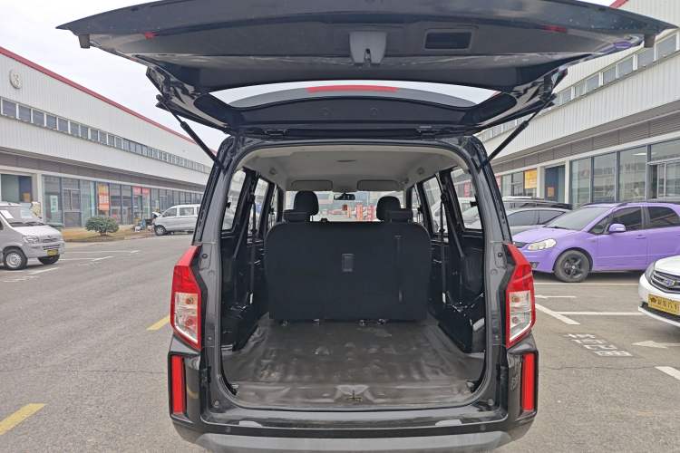 Used Wuling Hongguang PLUS 2019 1.5T Manual Standard Edition 5 Seats