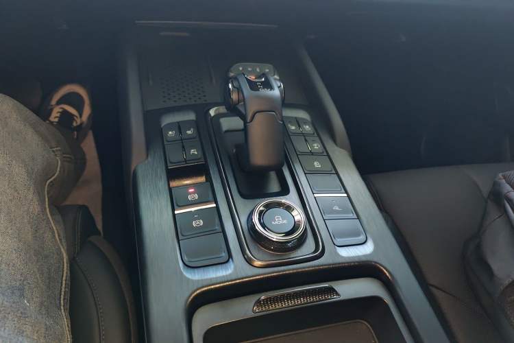 Used Haval H9 2024 2.0T Gasoline 4x4 Territory Edition Gear Lever