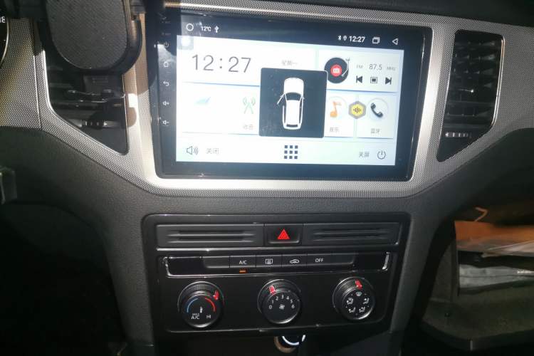 Used Volkswagen Golf Sportsvan 2019 1.6L Automatic Pure Model China V Standard Audio And AC Panel